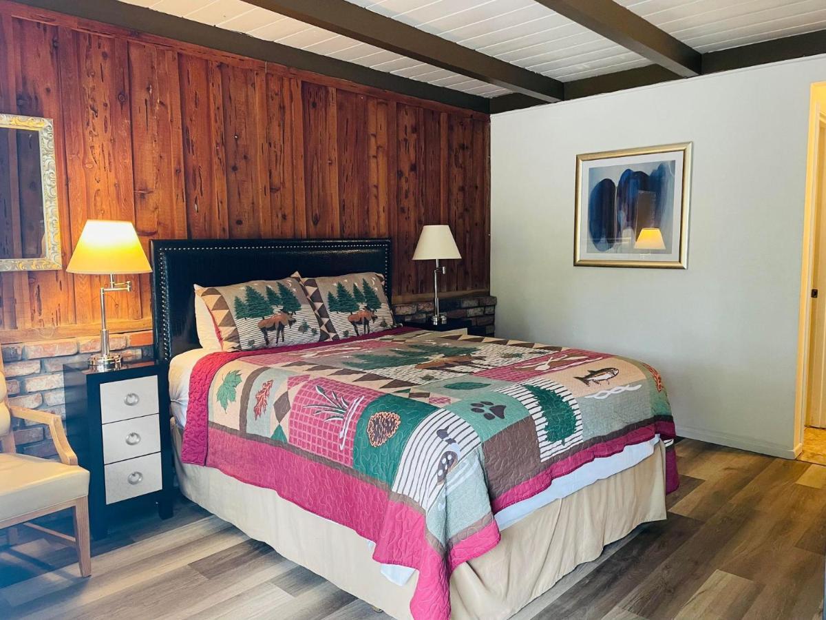 Riverfront Lodging Shady Cove Extérieur photo