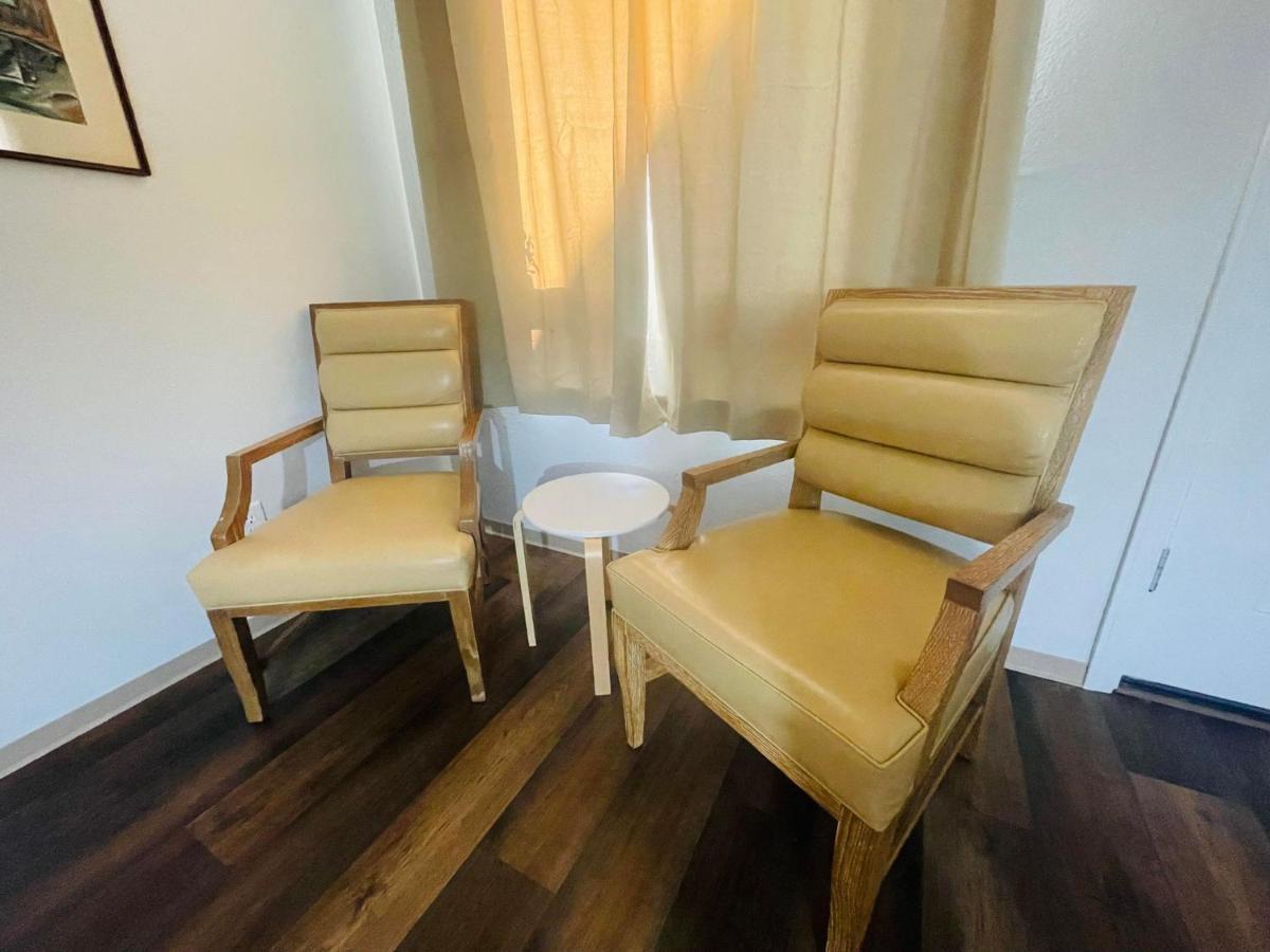 Riverfront Lodging Shady Cove Extérieur photo