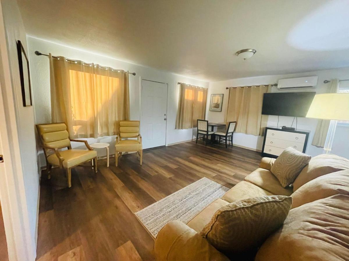 Riverfront Lodging Shady Cove Extérieur photo